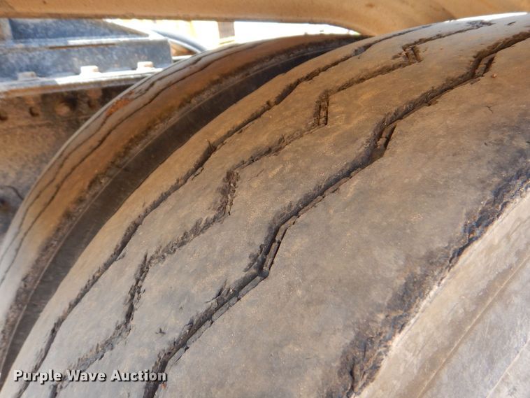 image for item DK6999 2010 Mack CHU613  semi truck