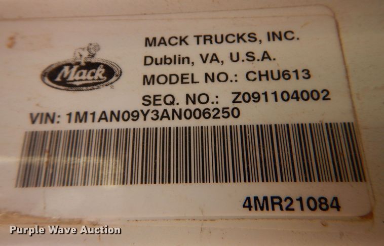 image for item DK6999 2010 Mack CHU613  semi truck