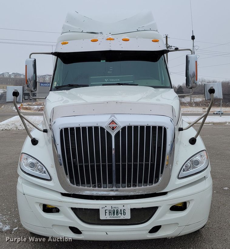 image for item DM8181 2015 International ProStar  semi truck