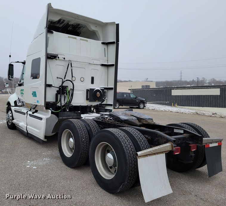 image for item DM8181 2015 International ProStar  semi truck