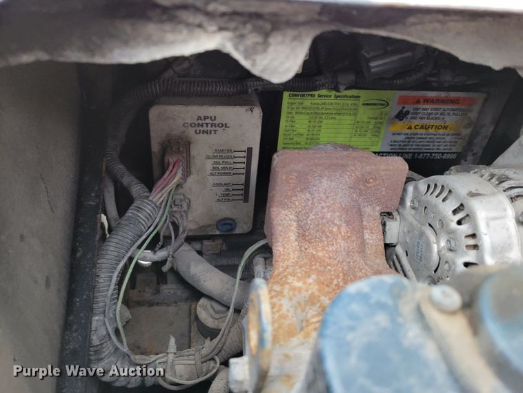 image for item DM8181 2015 International ProStar  semi truck