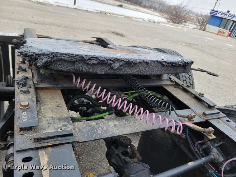 image for item DM8181 2015 International ProStar  semi truck