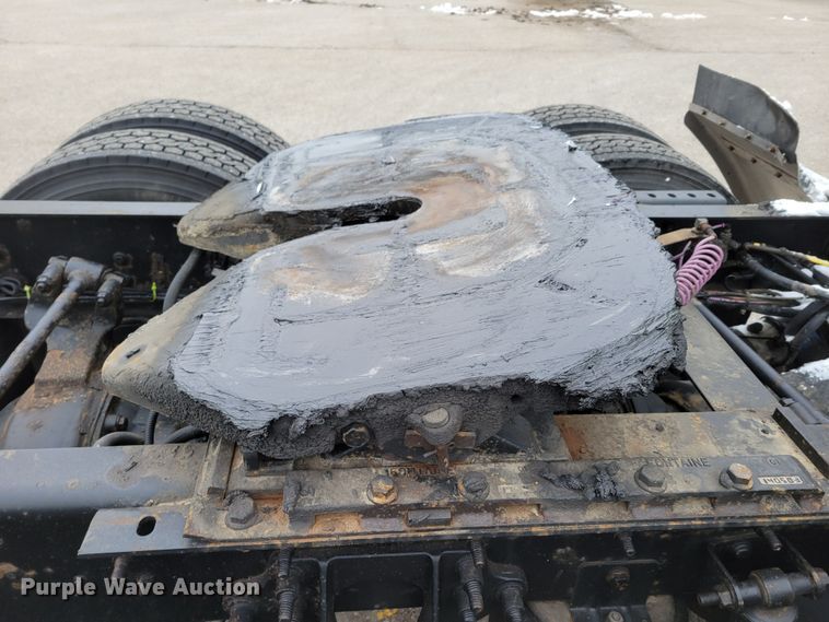 image for item DM8181 2015 International ProStar  semi truck