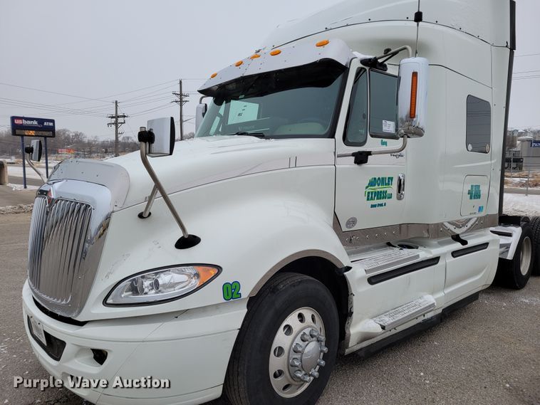 image for item DM8181 2015 International ProStar  semi truck