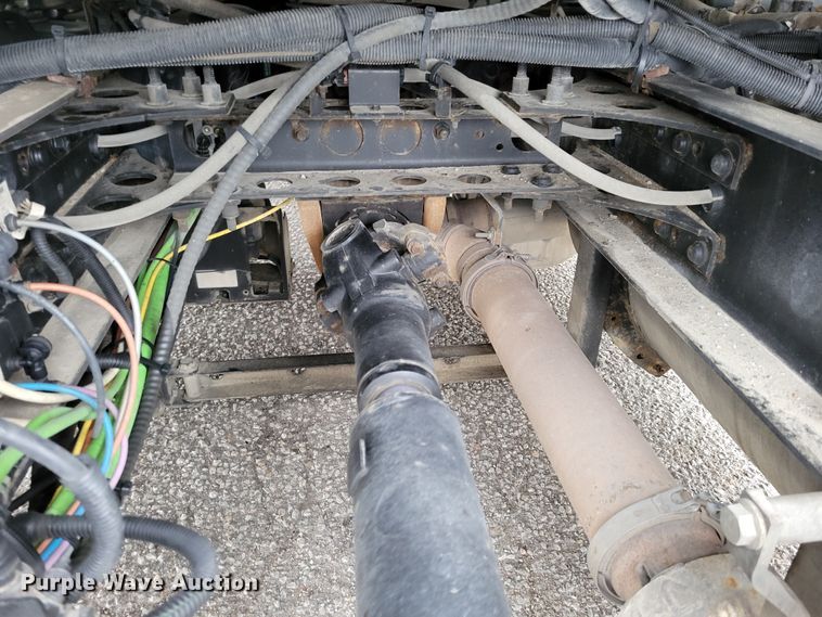 image for item DM8181 2015 International ProStar  semi truck