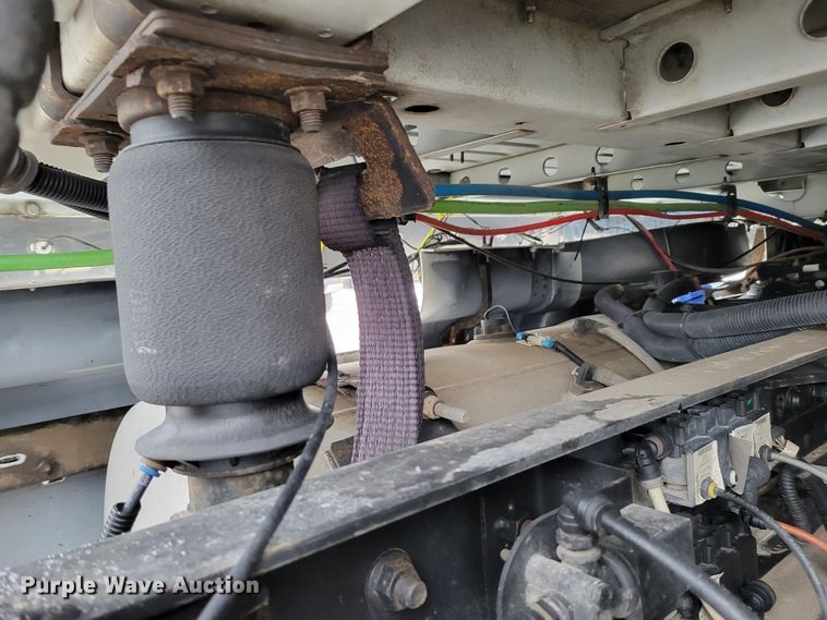 image for item DM8181 2015 International ProStar  semi truck