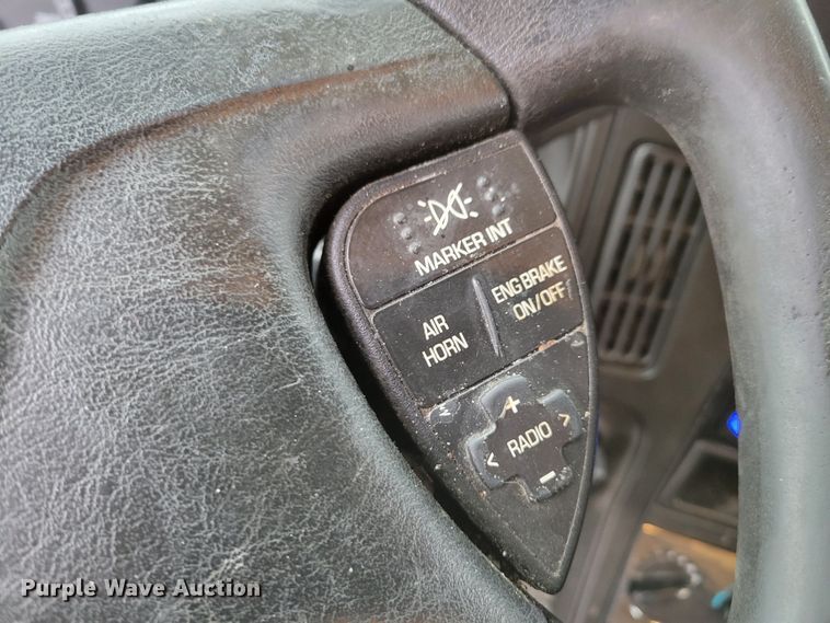 image for item DM8181 2015 International ProStar  semi truck