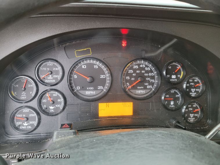 image for item DM8181 2015 International ProStar  semi truck