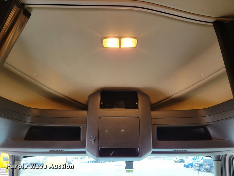 image for item DM8181 2015 International ProStar  semi truck