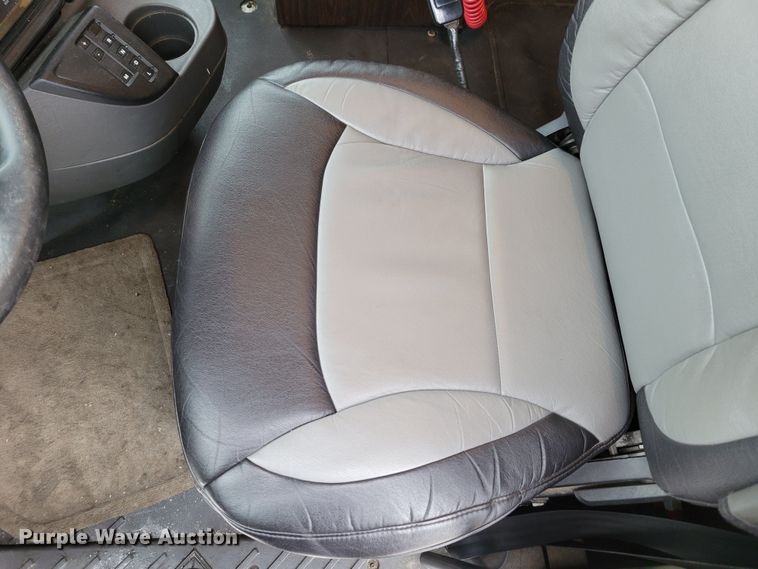 image for item DM8181 2015 International ProStar  semi truck