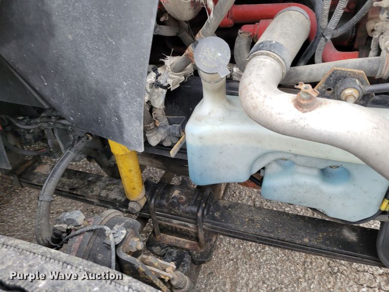 image for item DM8181 2015 International ProStar  semi truck