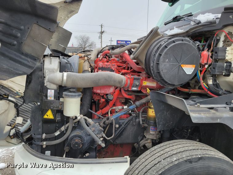 image for item DM8181 2015 International ProStar  semi truck