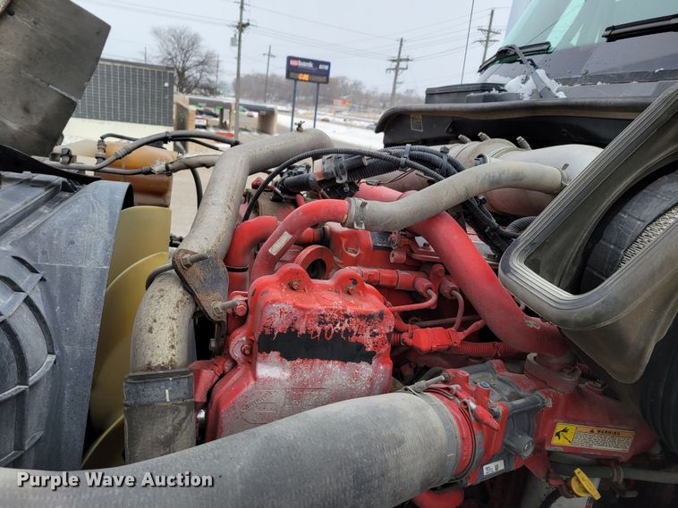 image for item DM8181 2015 International ProStar  semi truck