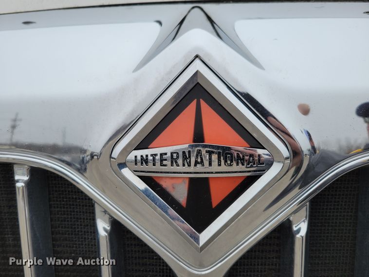 image for item DM8181 2015 International ProStar  semi truck