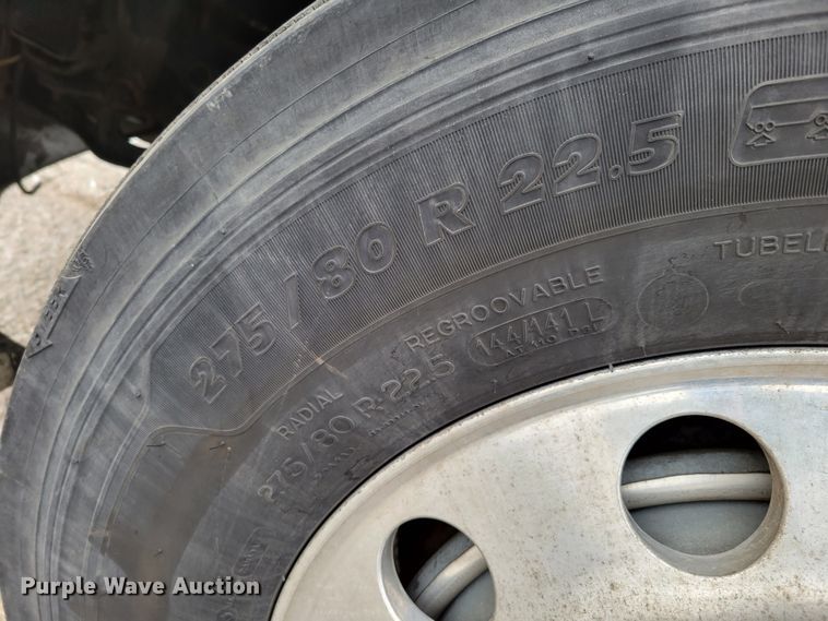 image for item DM8181 2015 International ProStar  semi truck