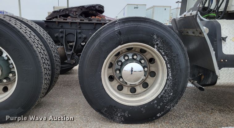 image for item DM8181 2015 International ProStar  semi truck