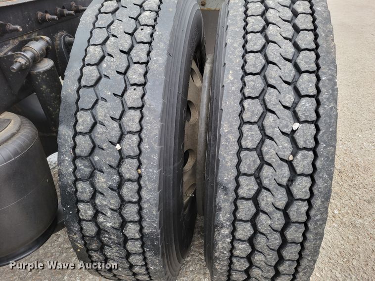 image for item DM8181 2015 International ProStar  semi truck