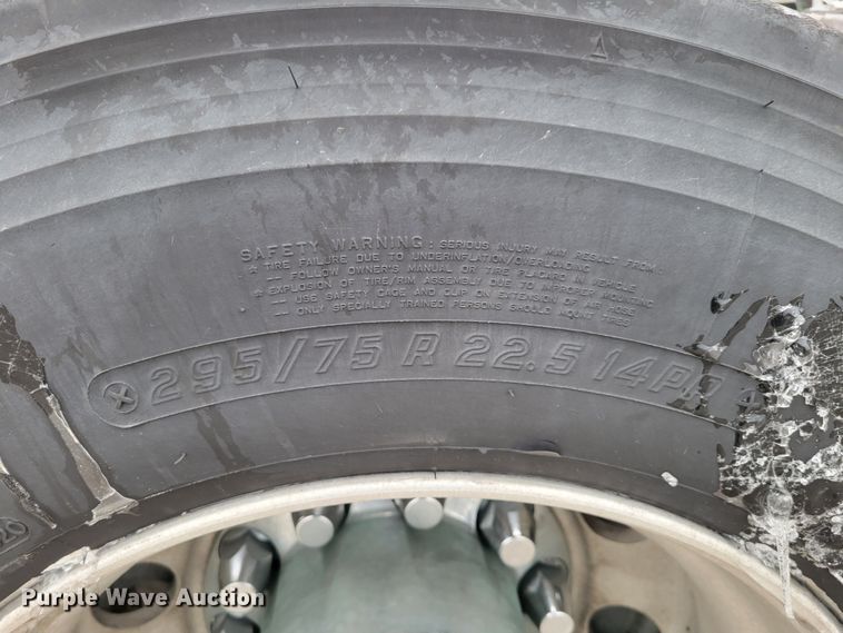 image for item DM8181 2015 International ProStar  semi truck