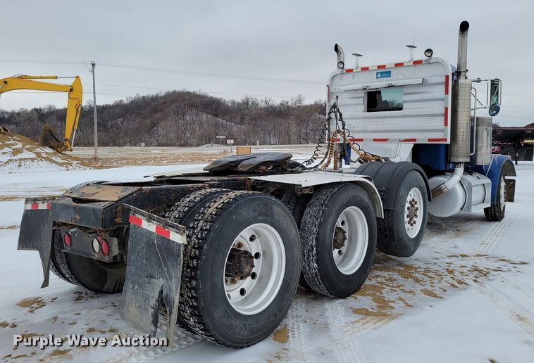 image for item DM8188 1999 Peterbilt 379  semi truck