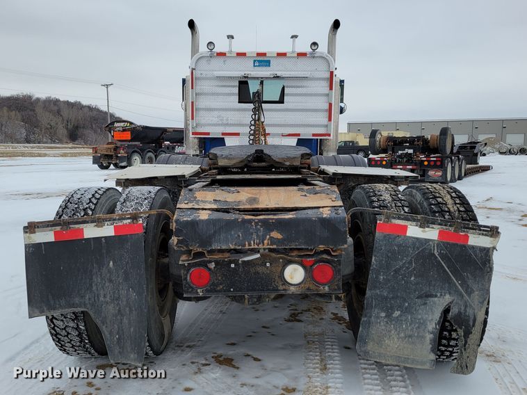 image for item DM8188 1999 Peterbilt 379  semi truck