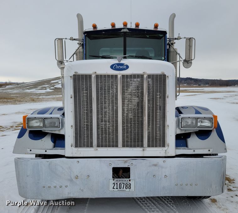 image for item DM8188 1999 Peterbilt 379  semi truck