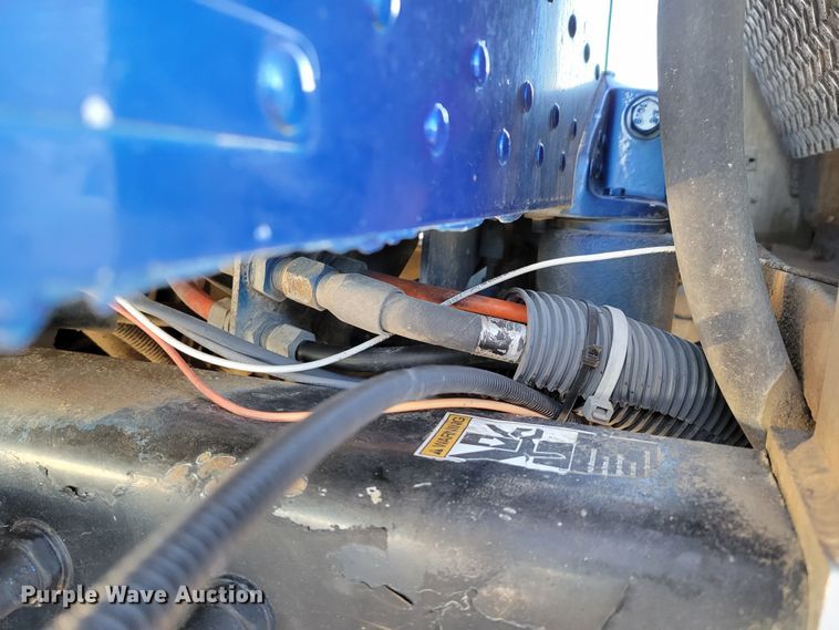 image for item DM8188 1999 Peterbilt 379  semi truck