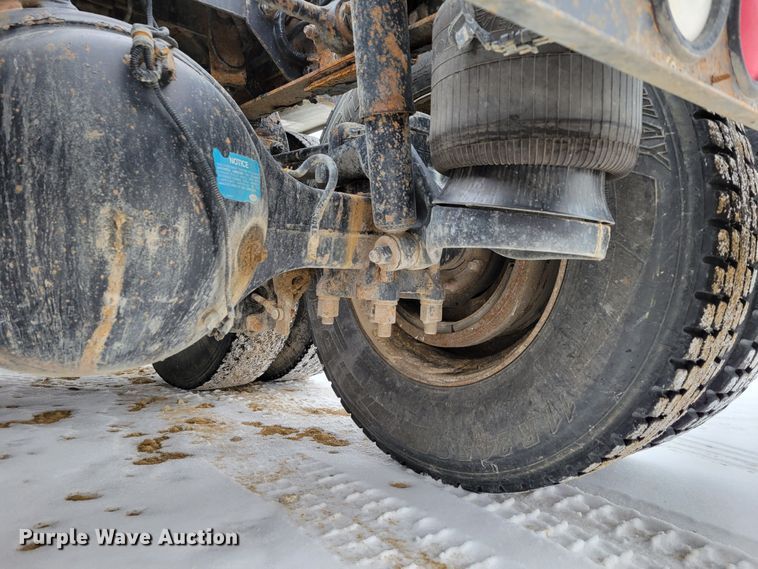 image for item DM8188 1999 Peterbilt 379  semi truck