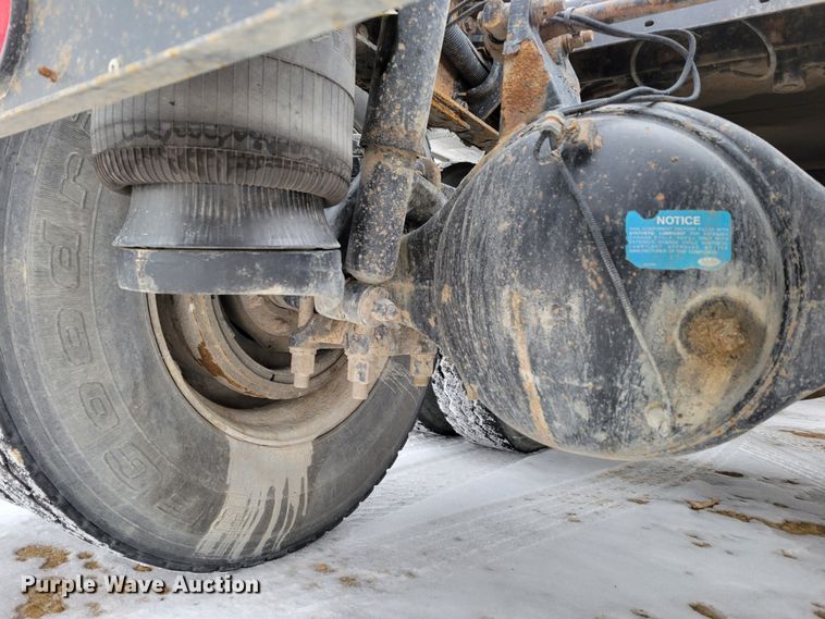 image for item DM8188 1999 Peterbilt 379  semi truck