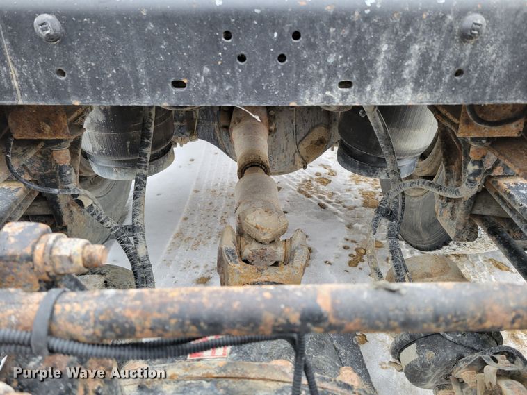 image for item DM8188 1999 Peterbilt 379  semi truck