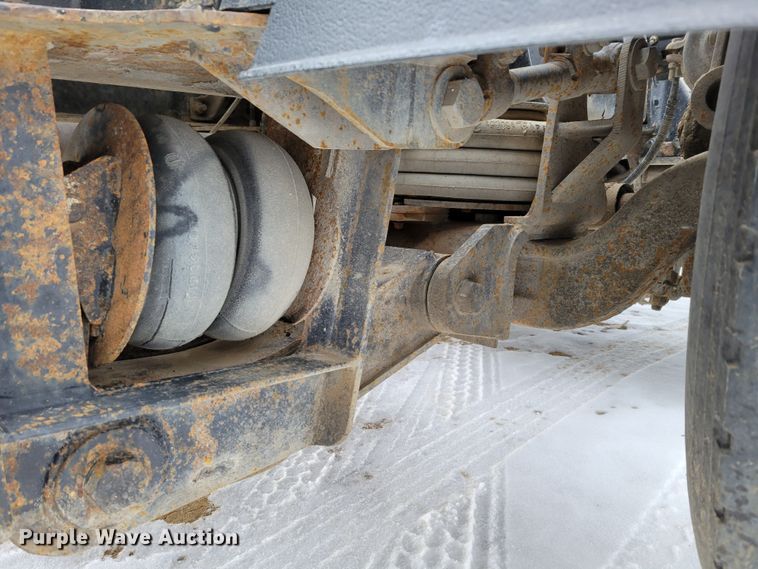 image for item DM8188 1999 Peterbilt 379  semi truck