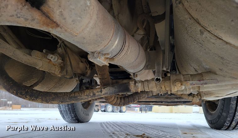 image for item DM8188 1999 Peterbilt 379  semi truck