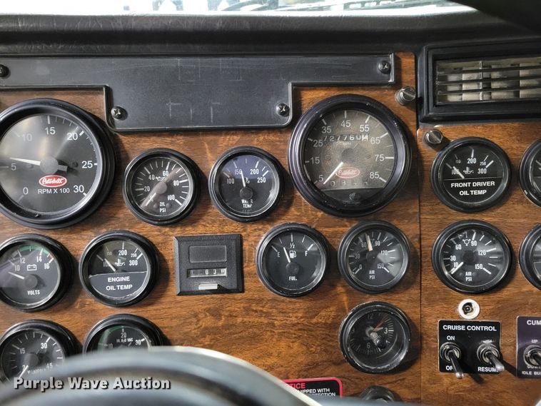 image for item DM8188 1999 Peterbilt 379  semi truck