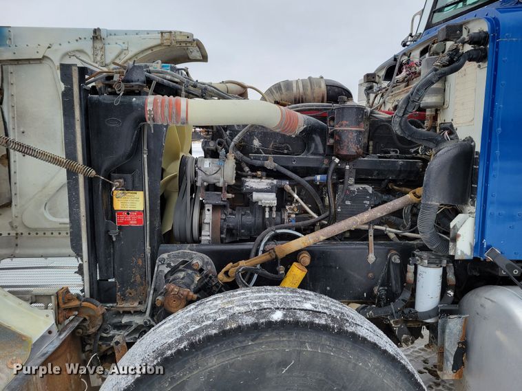 image for item DM8188 1999 Peterbilt 379  semi truck