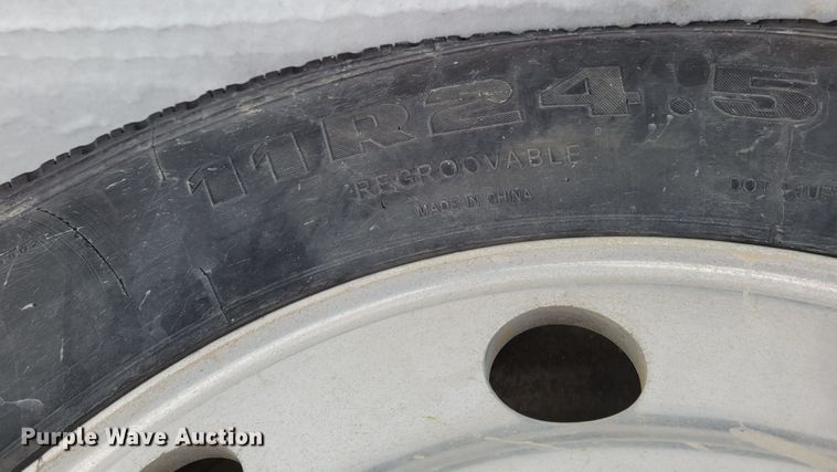 image for item DM8188 1999 Peterbilt 379  semi truck