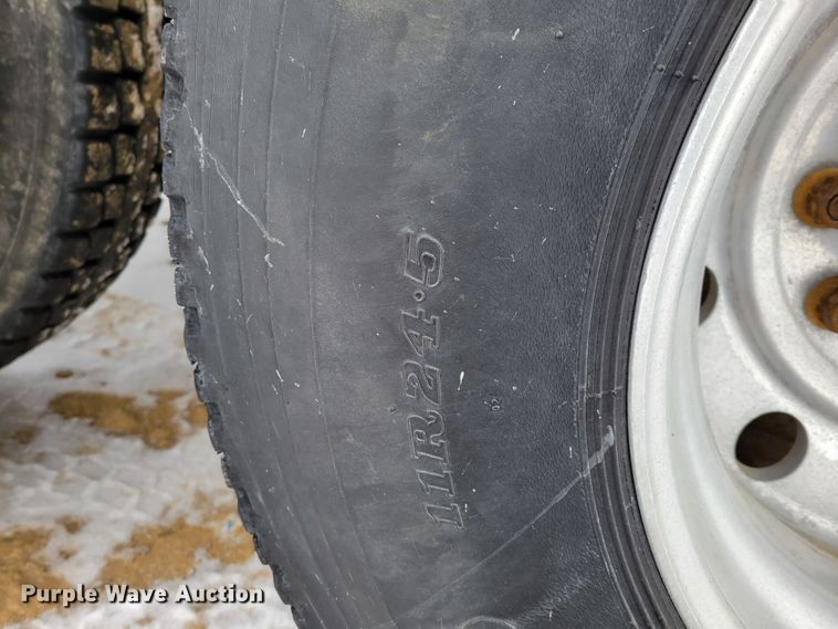 image for item DM8188 1999 Peterbilt 379  semi truck