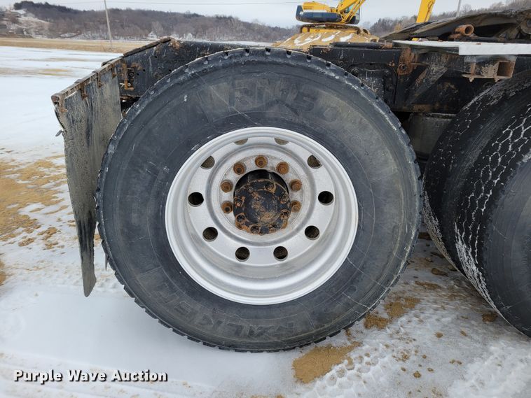 image for item DM8188 1999 Peterbilt 379  semi truck