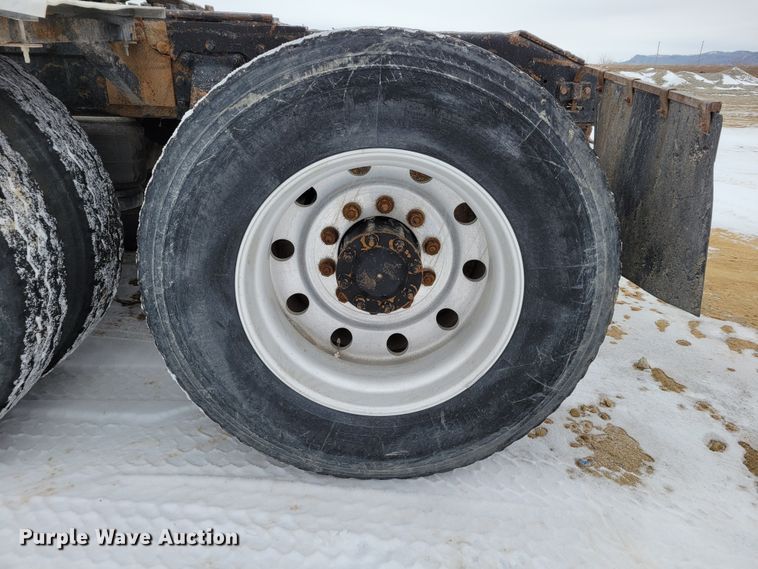 image for item DM8188 1999 Peterbilt 379  semi truck