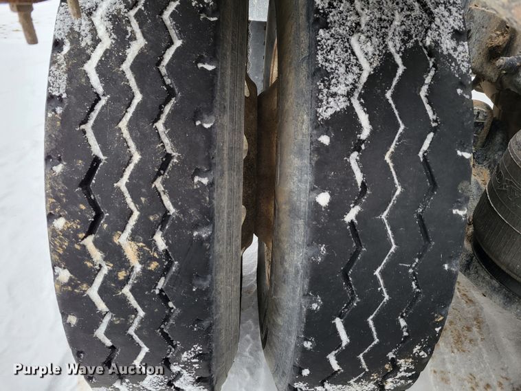 image for item DM8188 1999 Peterbilt 379  semi truck