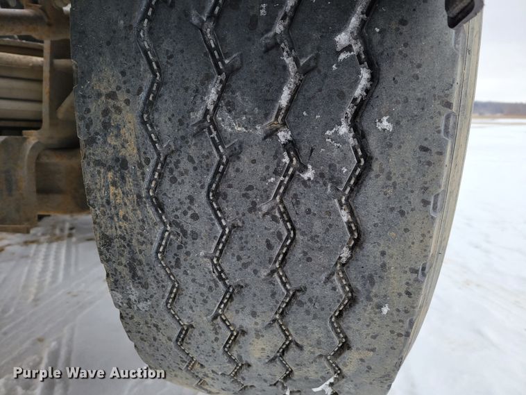 image for item DM8188 1999 Peterbilt 379  semi truck