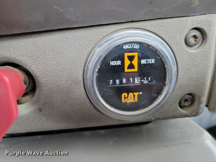 image for item DM8193 2002 Mack CH613  semi truck