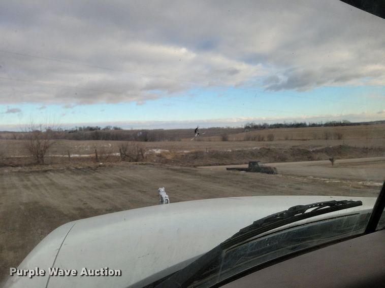 image for item DM8193 2002 Mack CH613  semi truck