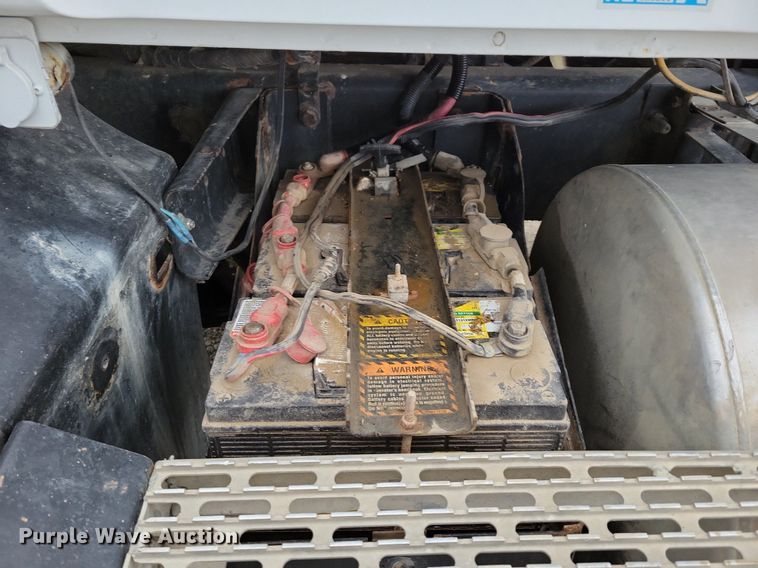 image for item DM8193 2002 Mack CH613  semi truck