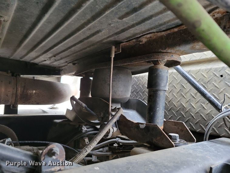 image for item DM8193 2002 Mack CH613  semi truck