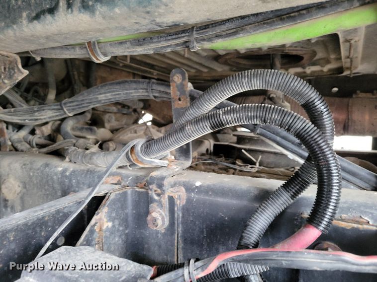 image for item DM8193 2002 Mack CH613  semi truck