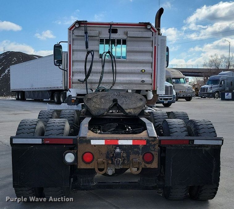 image for item DM8194 2008 Mack CXU613  semi truck