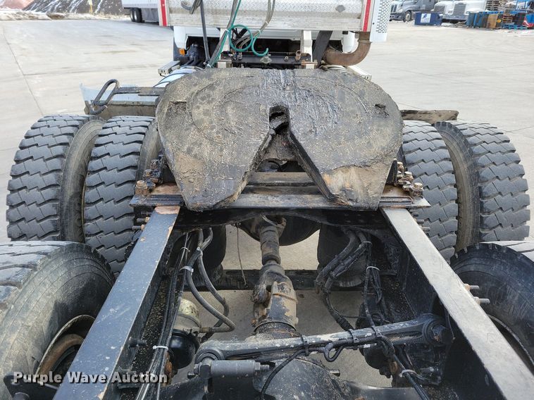 image for item DM8194 2008 Mack CXU613  semi truck