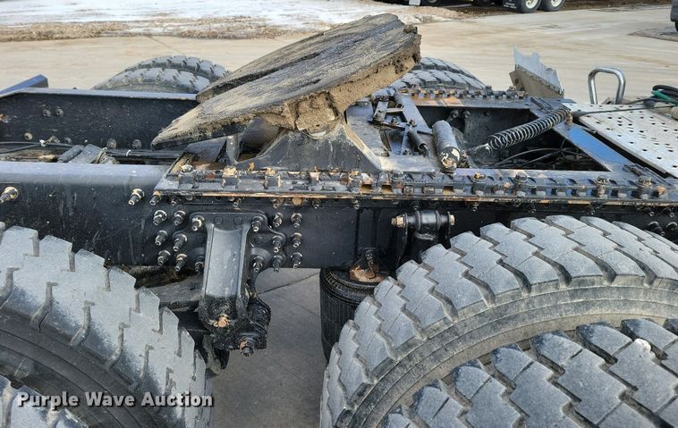 image for item DM8194 2008 Mack CXU613  semi truck