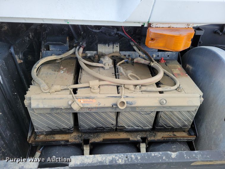 image for item DM8194 2008 Mack CXU613  semi truck