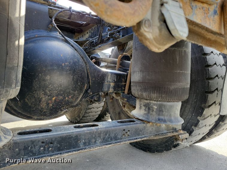 image for item DM8194 2008 Mack CXU613  semi truck