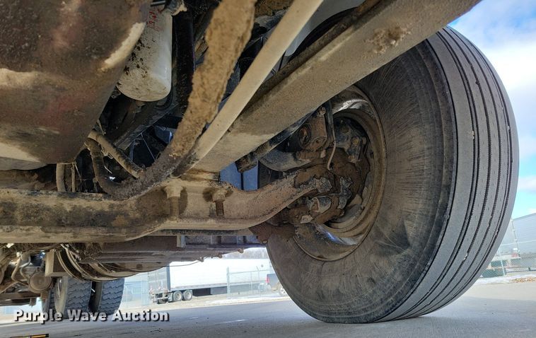 image for item DM8194 2008 Mack CXU613  semi truck